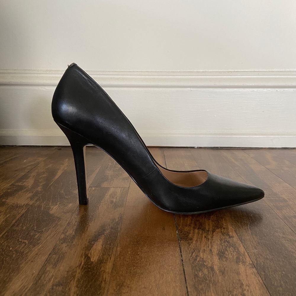 Charles David Classic Black Heel